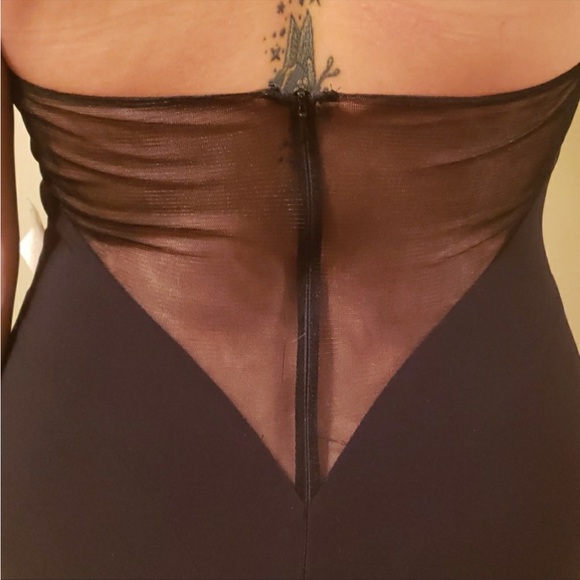 Size 14 Halter Style Black Classy Evening Gown - Picture 4 of 11